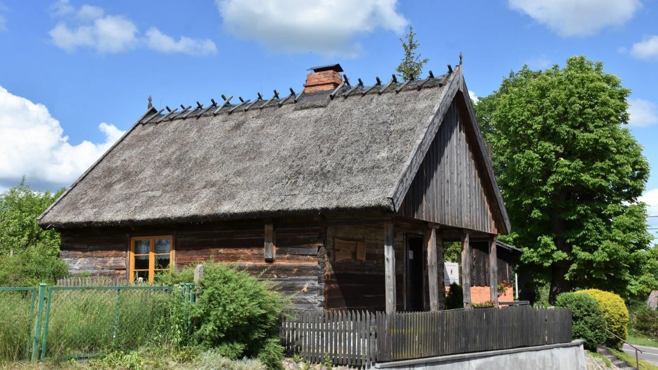 stara drewniana chata kociewska w Borzechowie
