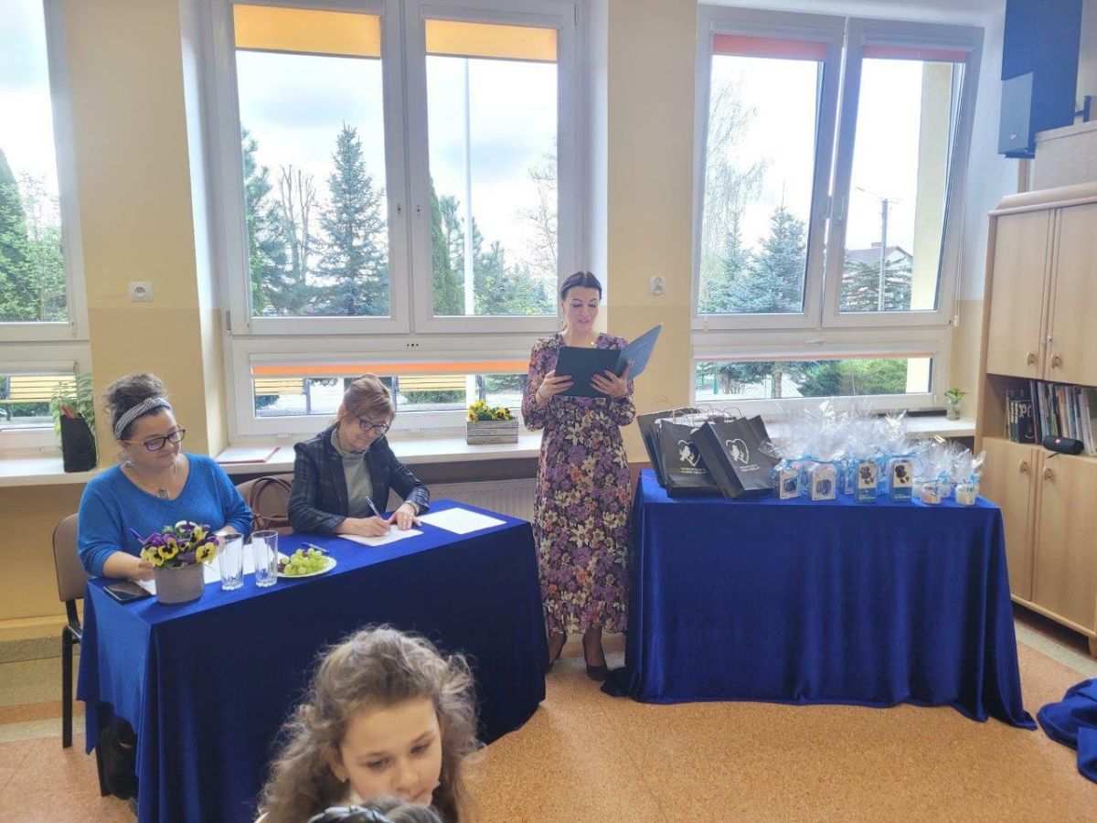 dzieci uczestnicy konkursu recytatorskiego