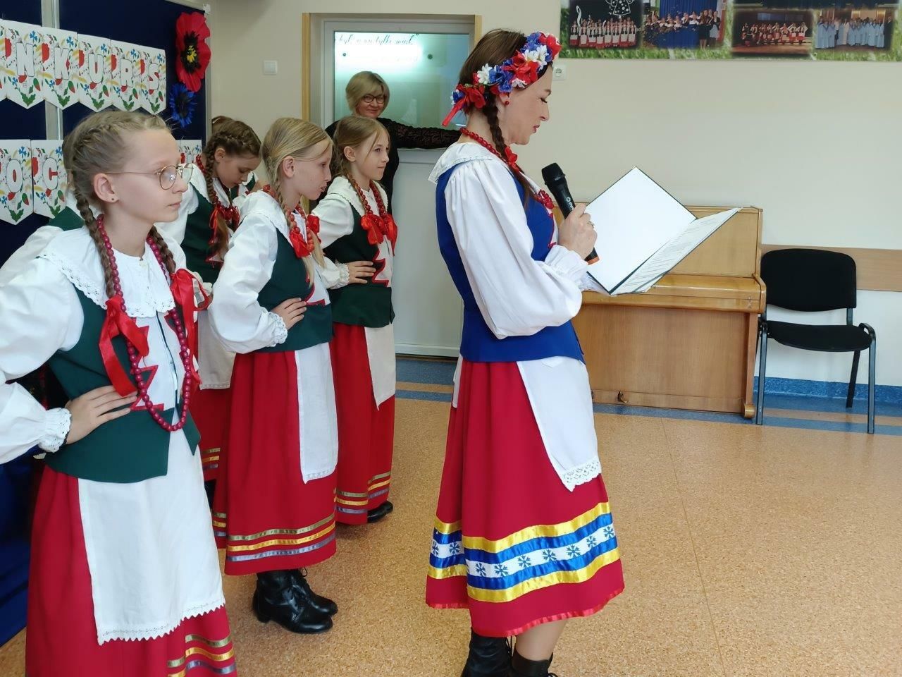 grupa uczestników konkursu kociewska biesiada