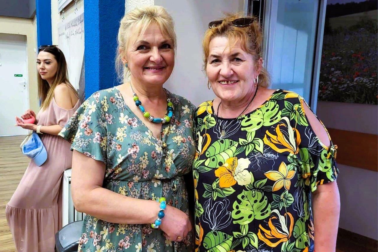 grupa ludzi bawiących się na festynie dla ignasia w zblewie