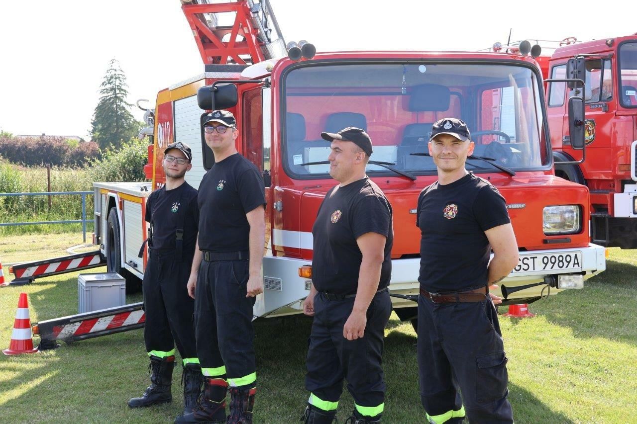 uczestnicy festynu w kleszczewie