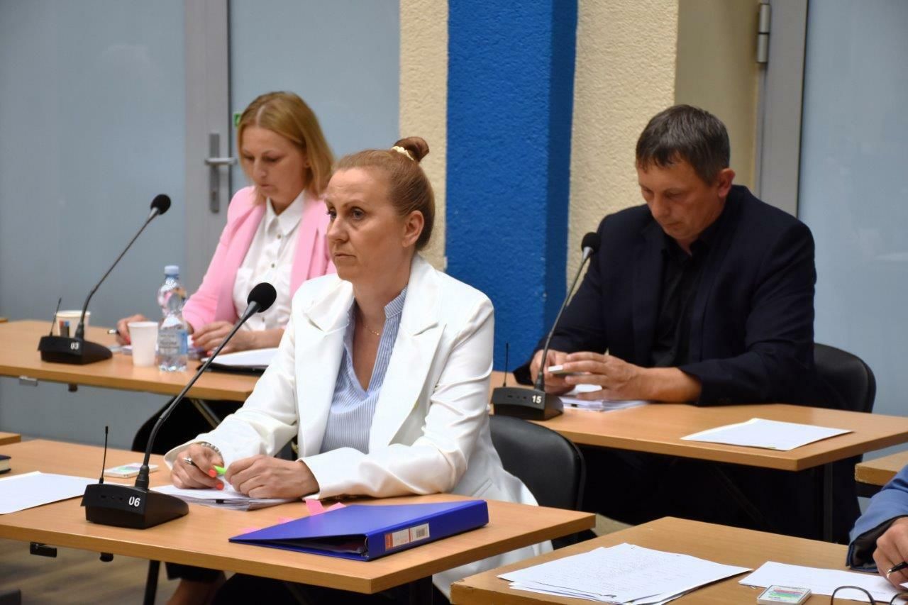 radni podczas obrad rady gminy