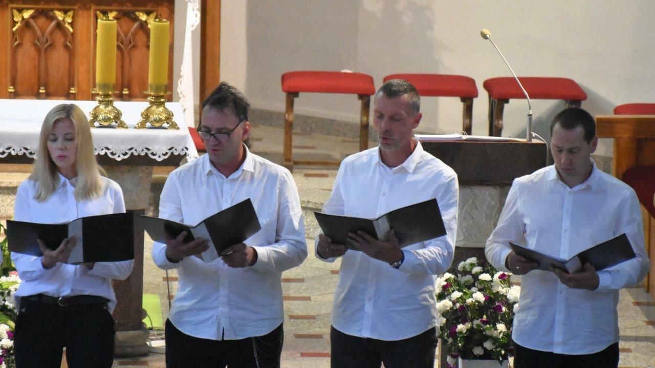 chórzyści uczestnicy koncertu w zblewie