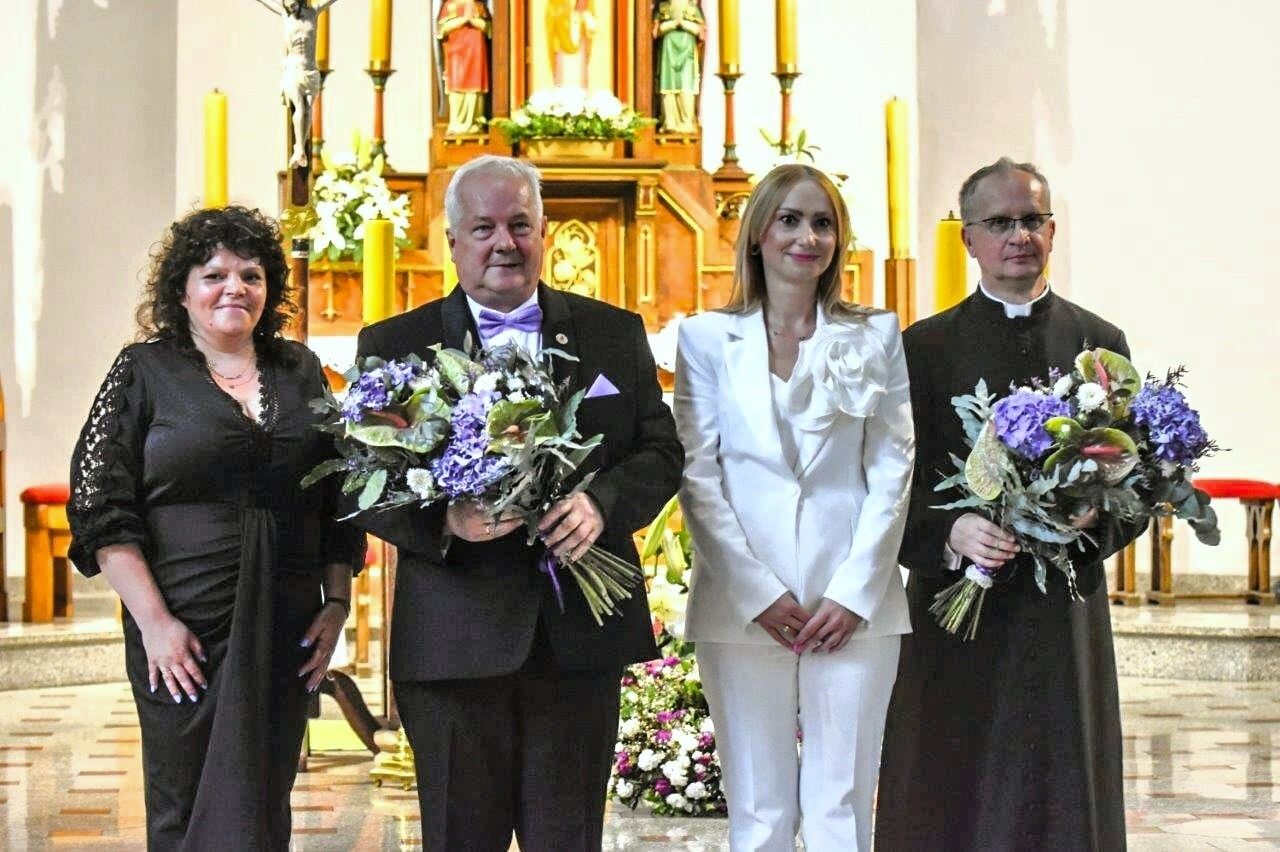 chórzyści uczestnicy koncertu w zblewie