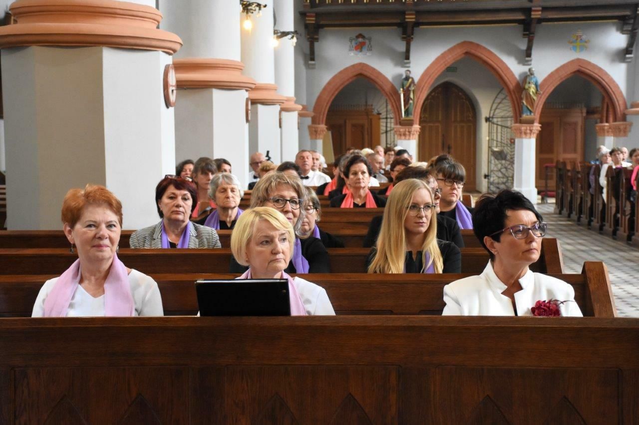 chórzyści uczestnicy koncertu w zblewie