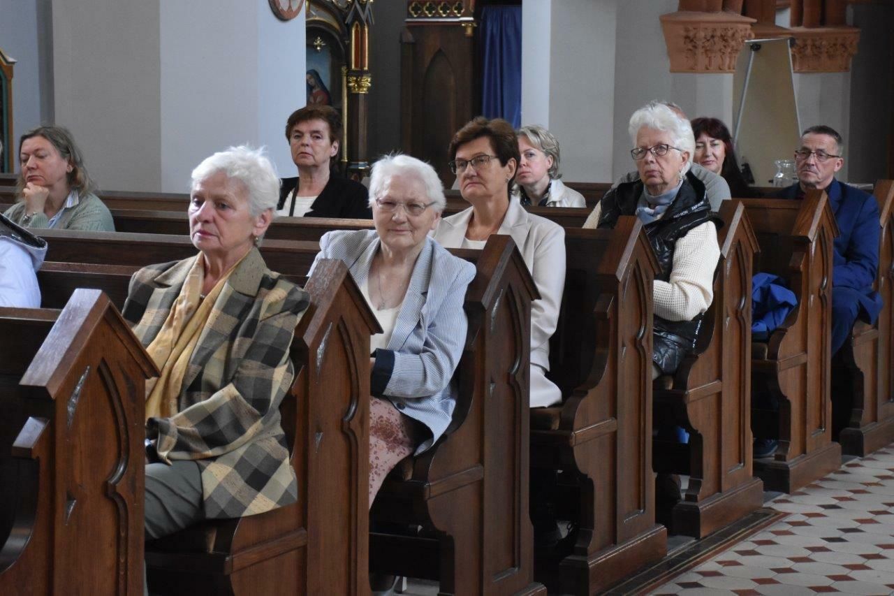 chórzyści uczestnicy koncertu w zblewie