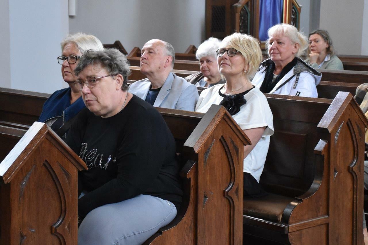 chórzyści uczestnicy koncertu w zblewie