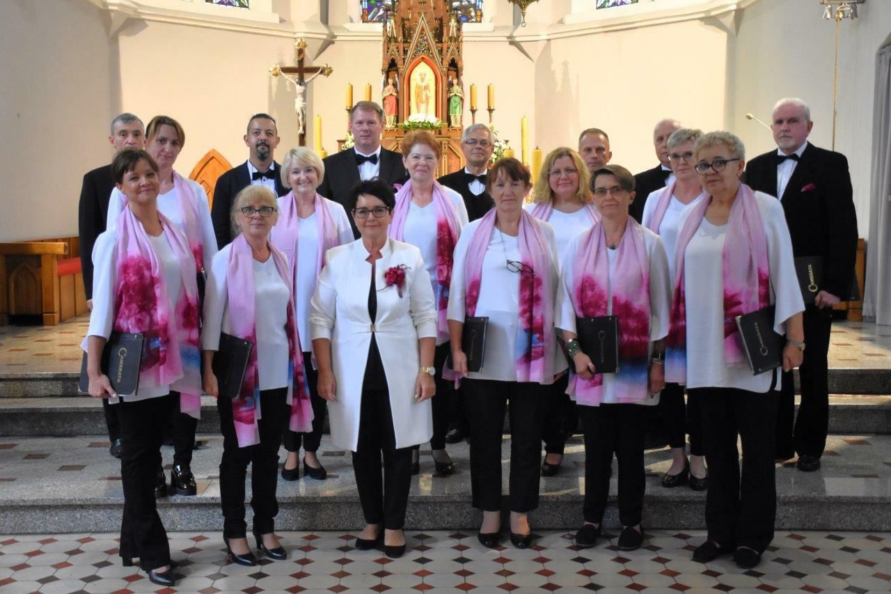 chórzyści uczestnicy koncertu w zblewie