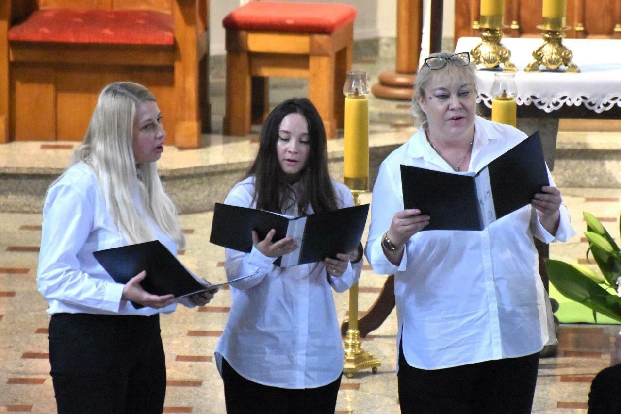 chórzyści uczestnicy koncertu w zblewie