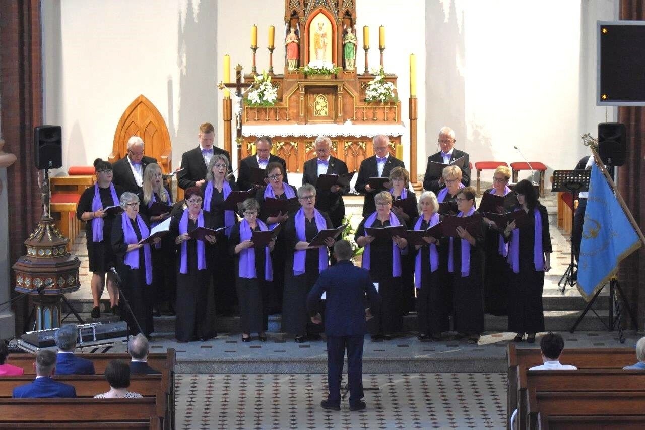 chórzyści uczestnicy koncertu w zblewie