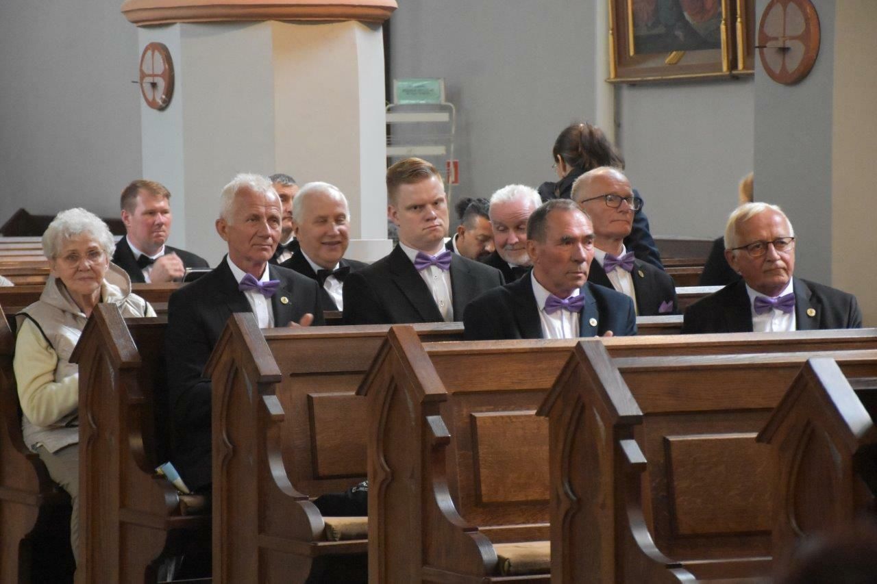 chórzyści uczestnicy koncertu w zblewie