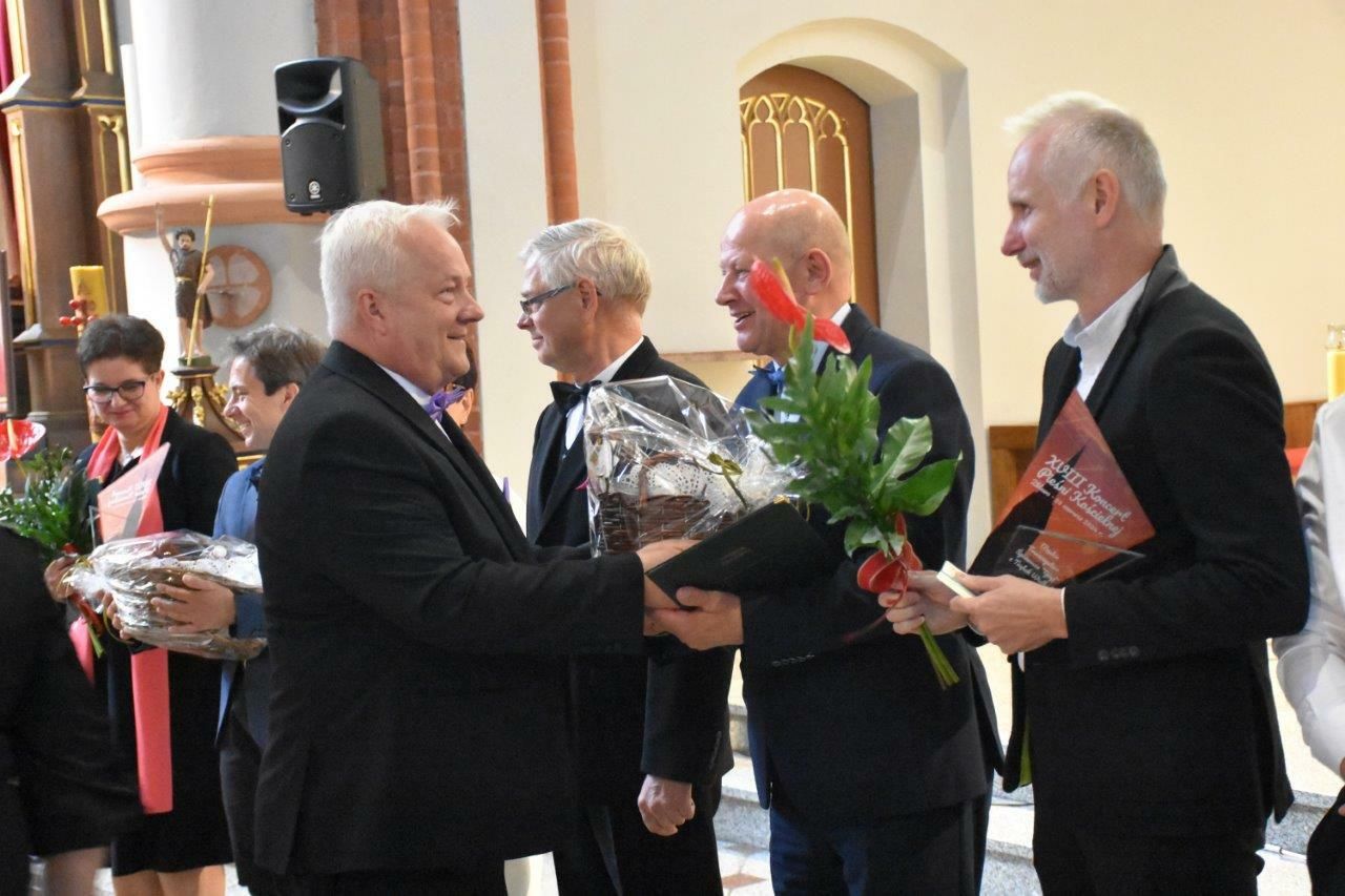 chórzyści uczestnicy koncertu w zblewie