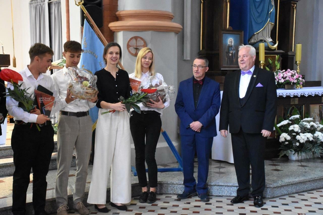 chórzyści uczestnicy koncertu w zblewie