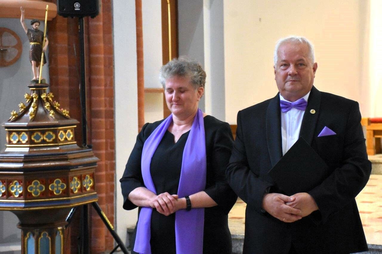 chórzyści uczestnicy koncertu w zblewie