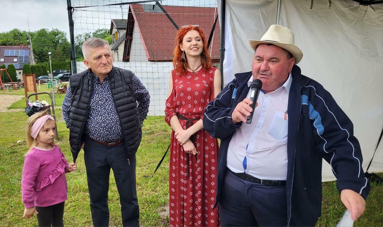 uczestnicy festynu w miardowie