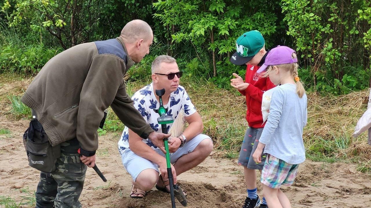 uczestnicy festynu w miardowie