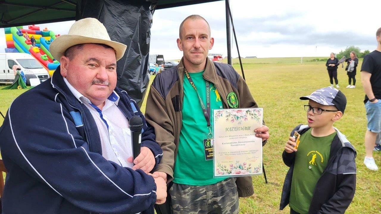 uczestnicy festynu w miardowie
