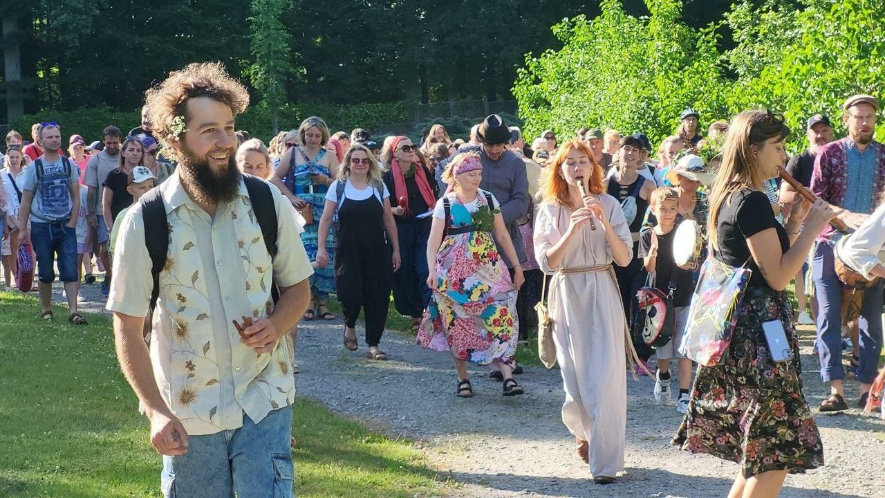 spacer z opowieściami opowiadacze