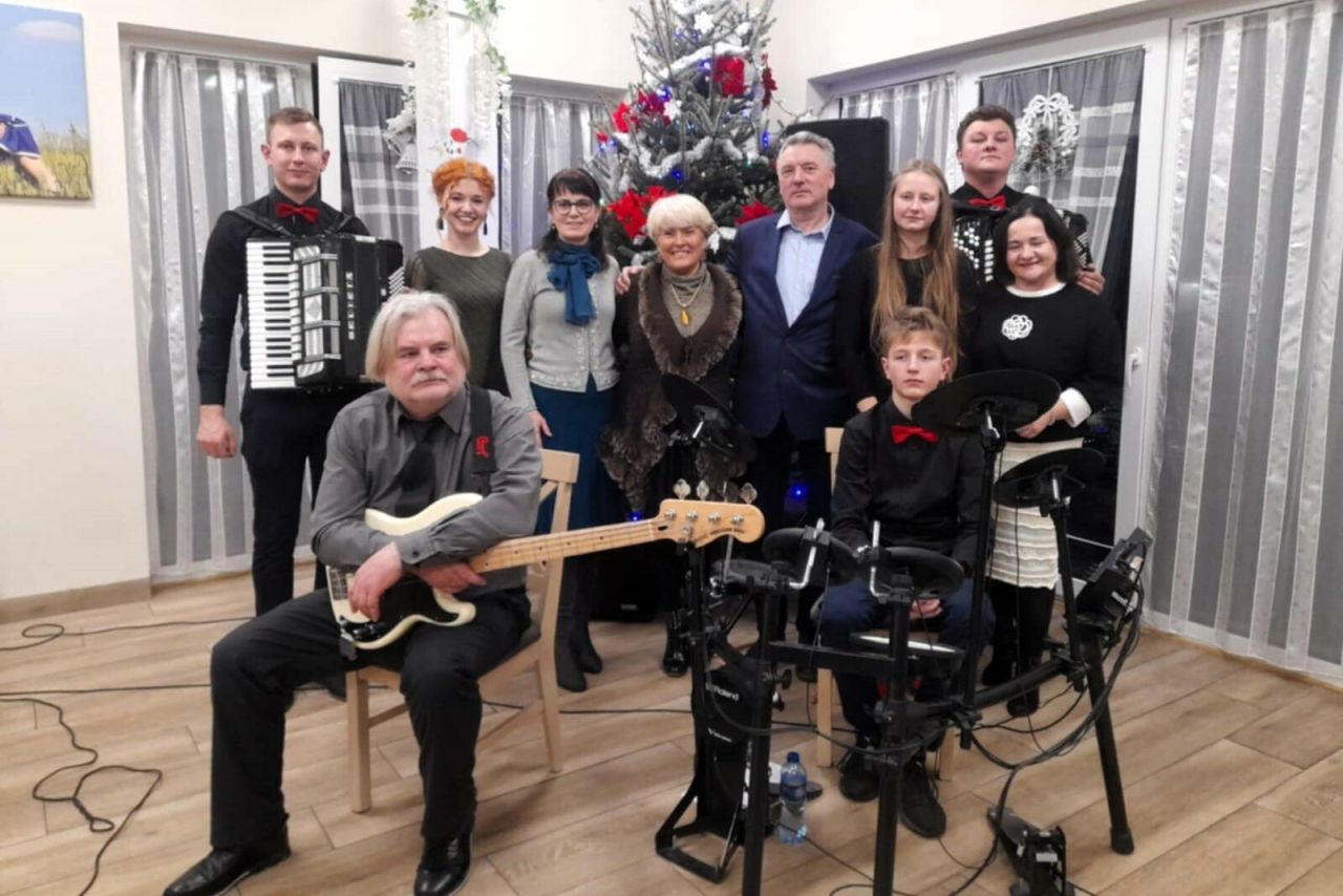 muzycy podczas koncertu w borzechowie