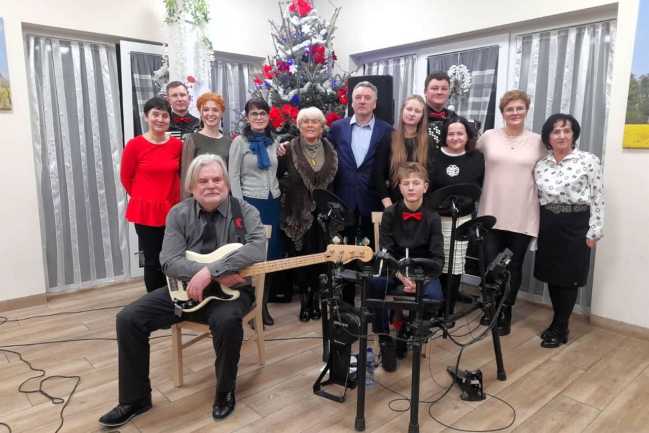 muzycy podczas koncertu w borzechowie