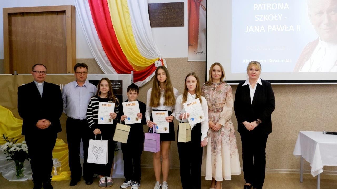 święto patrona szkoły sztandar