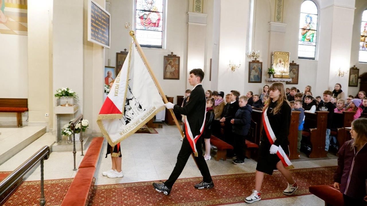 święto patrona szkoły sztandar