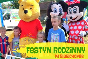 dzieci bawiące się na festynie