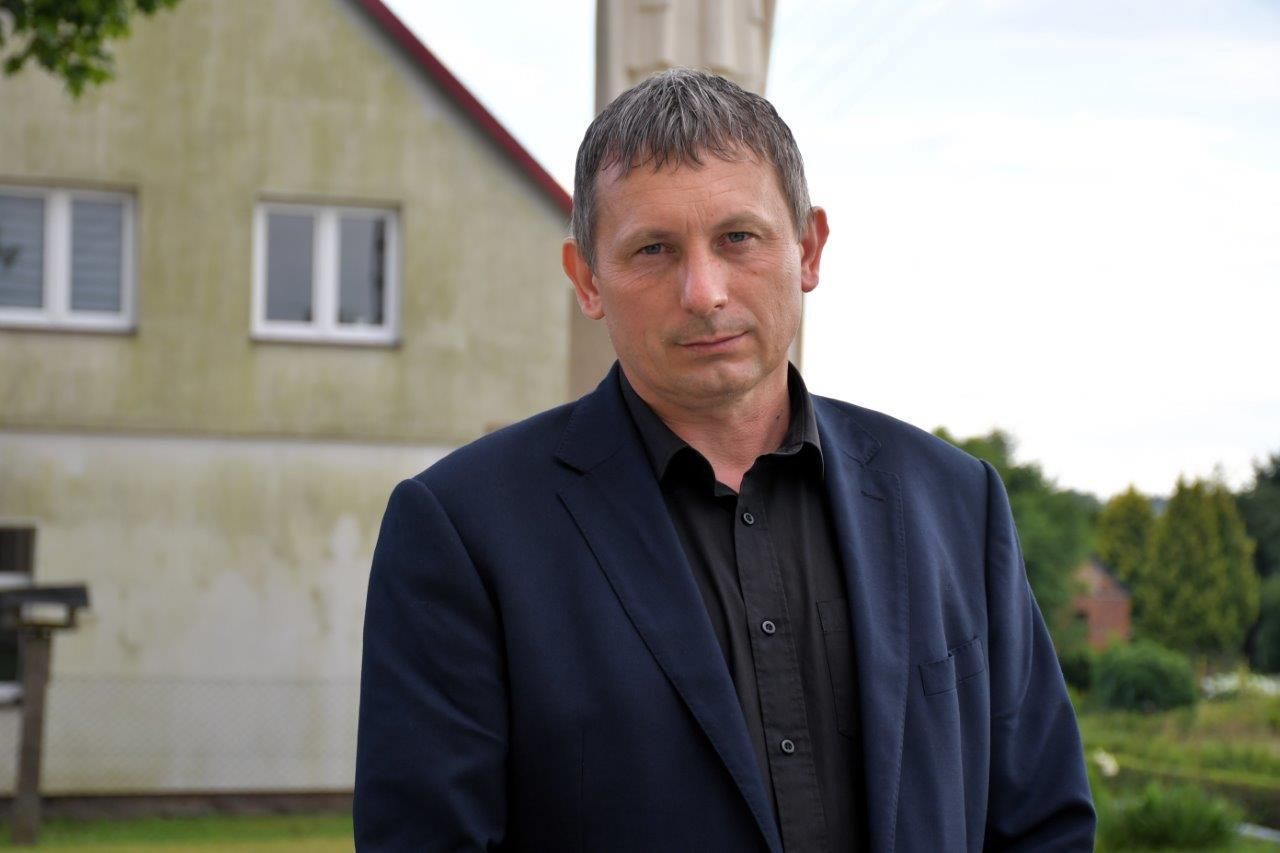 uroczystość w Pinczynie pod kościołem