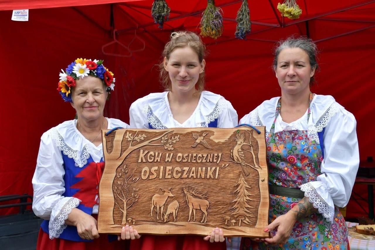 dania i uczestnicy konkursu kulinarnego w Wirtach