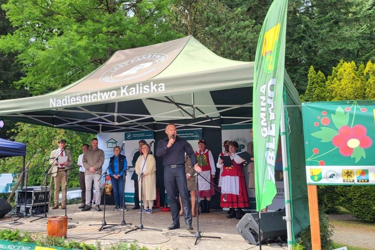 dania i uczestnicy konkursu kulinarnego w Wirtach