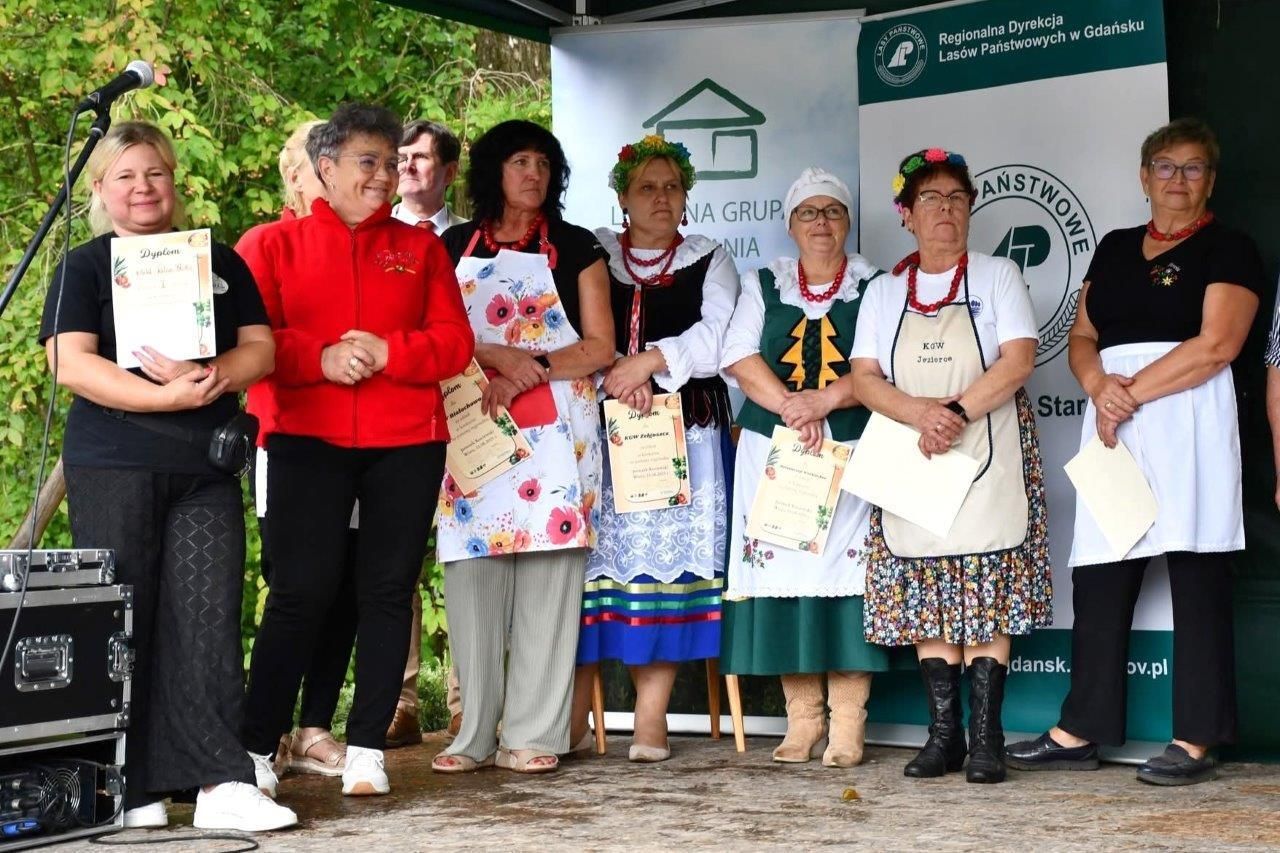 dania i uczestnicy konkursu kulinarnego w Wirtach