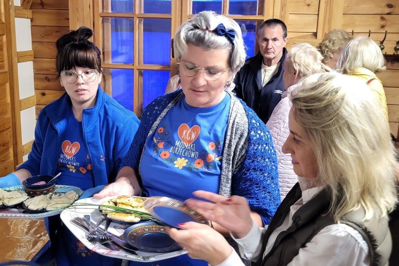 dania i uczestnicy konkursu kulinarnego w Wirtach