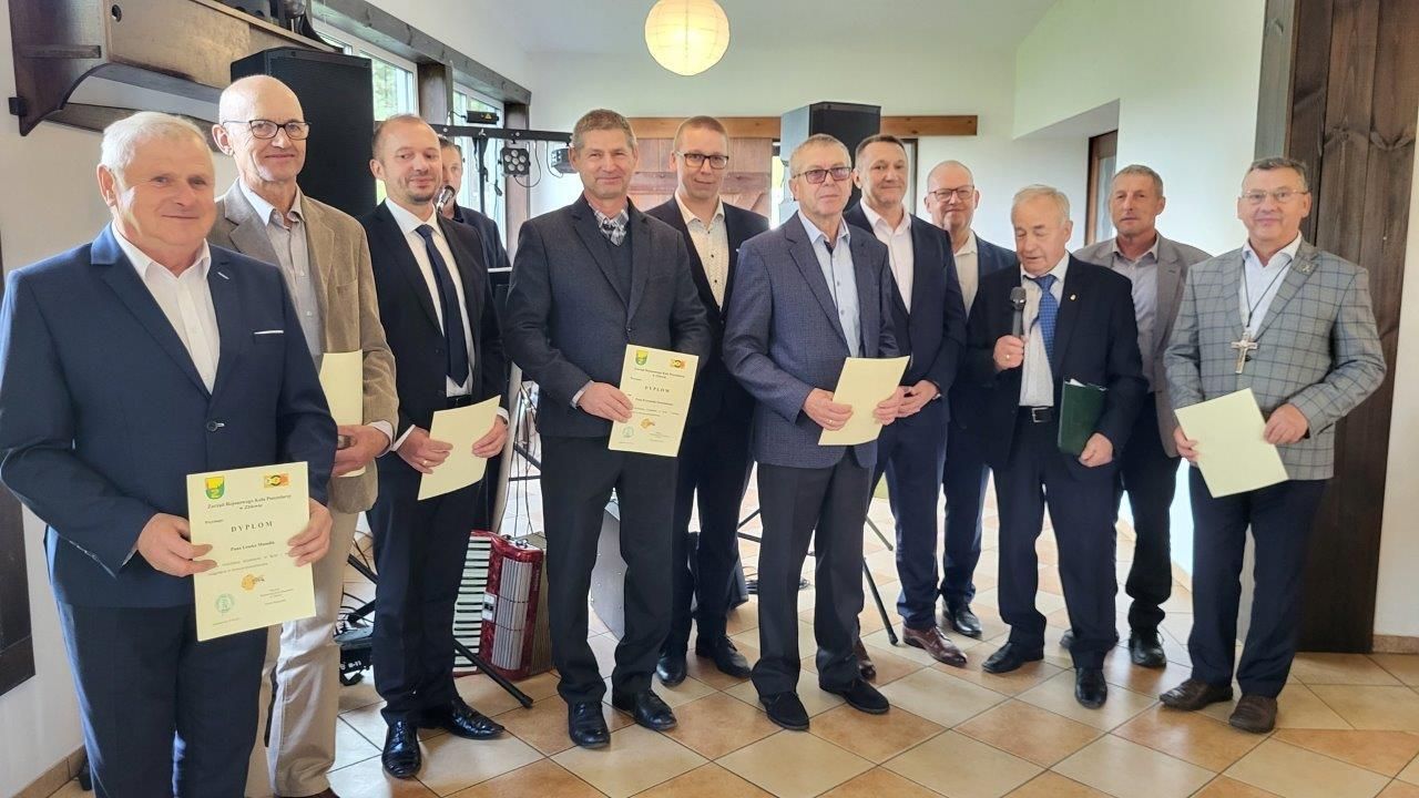 pszczelarze z koła w zblewie