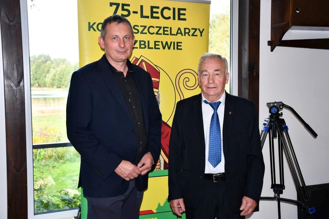 pszczelarze z koła w zblewie