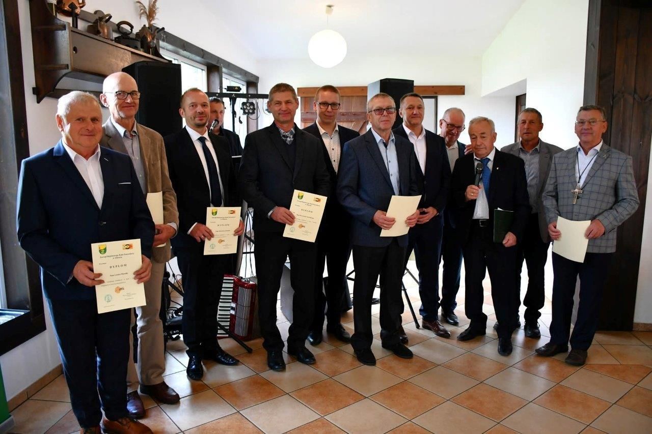 pszczelarze z koła w zblewie