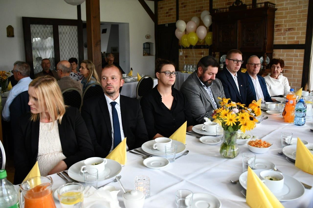 pszczelarze z koła w zblewie