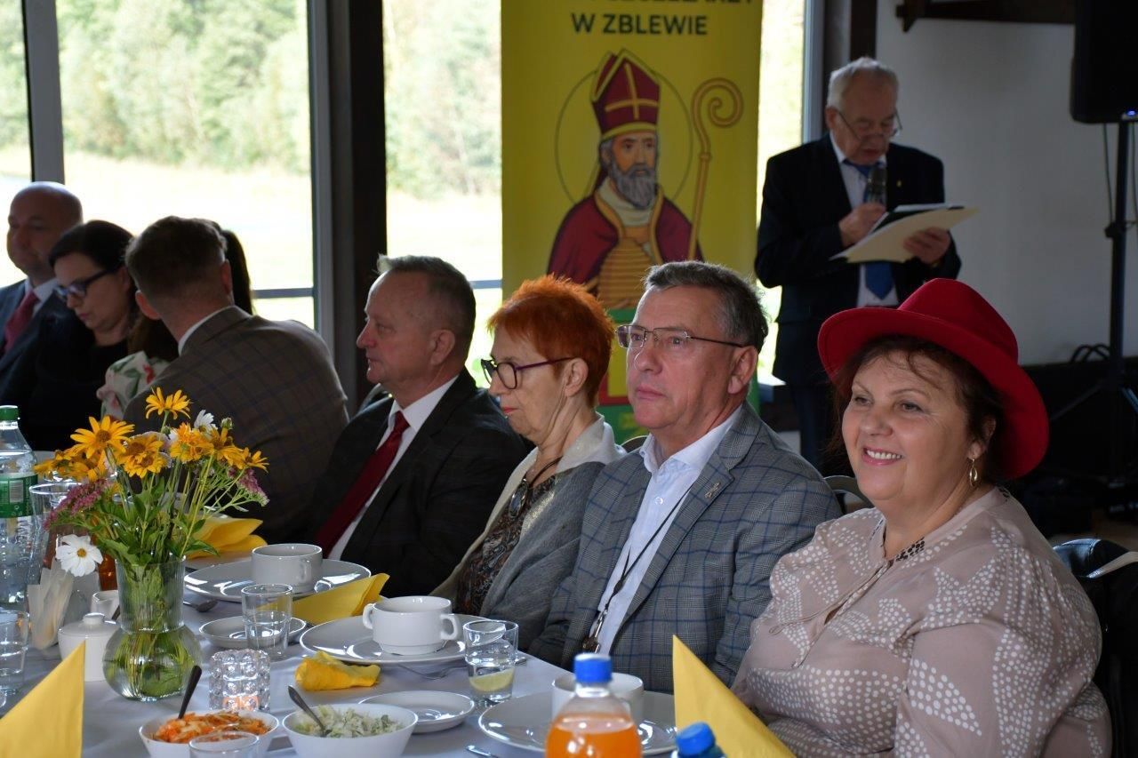 pszczelarze z koła w zblewie