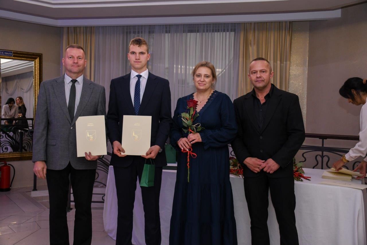 laureaci nagrody Primus Inter Pares