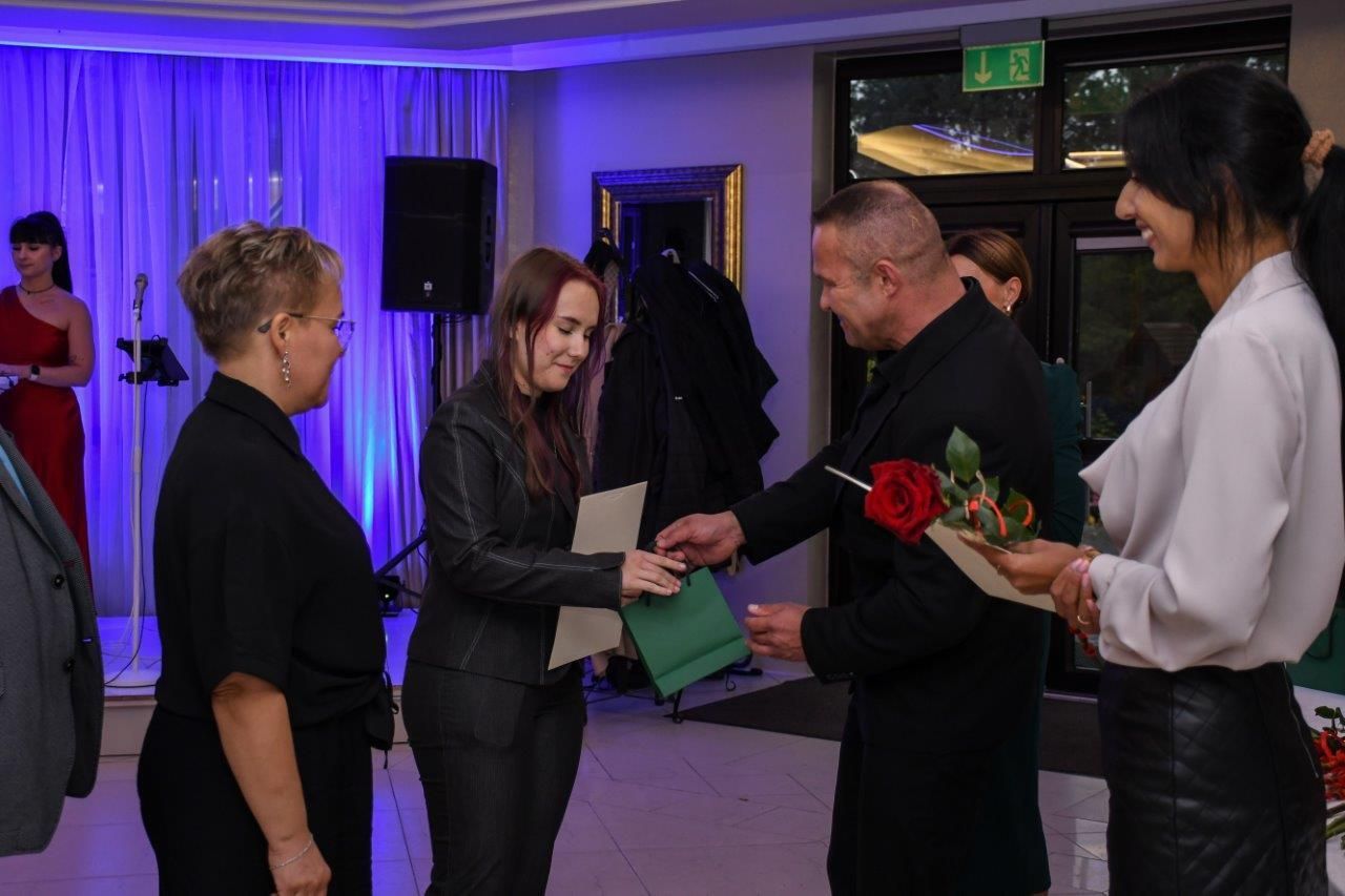 laureaci nagrody Primus Inter Pares