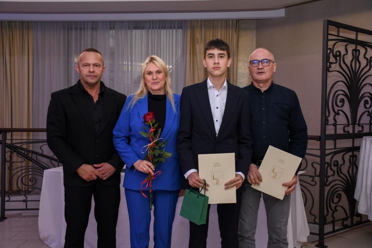 laureaci nagrody Primus Inter Pares