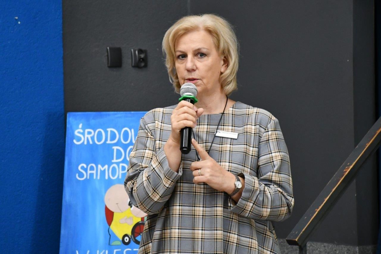 uczestnicy konferencji na sali