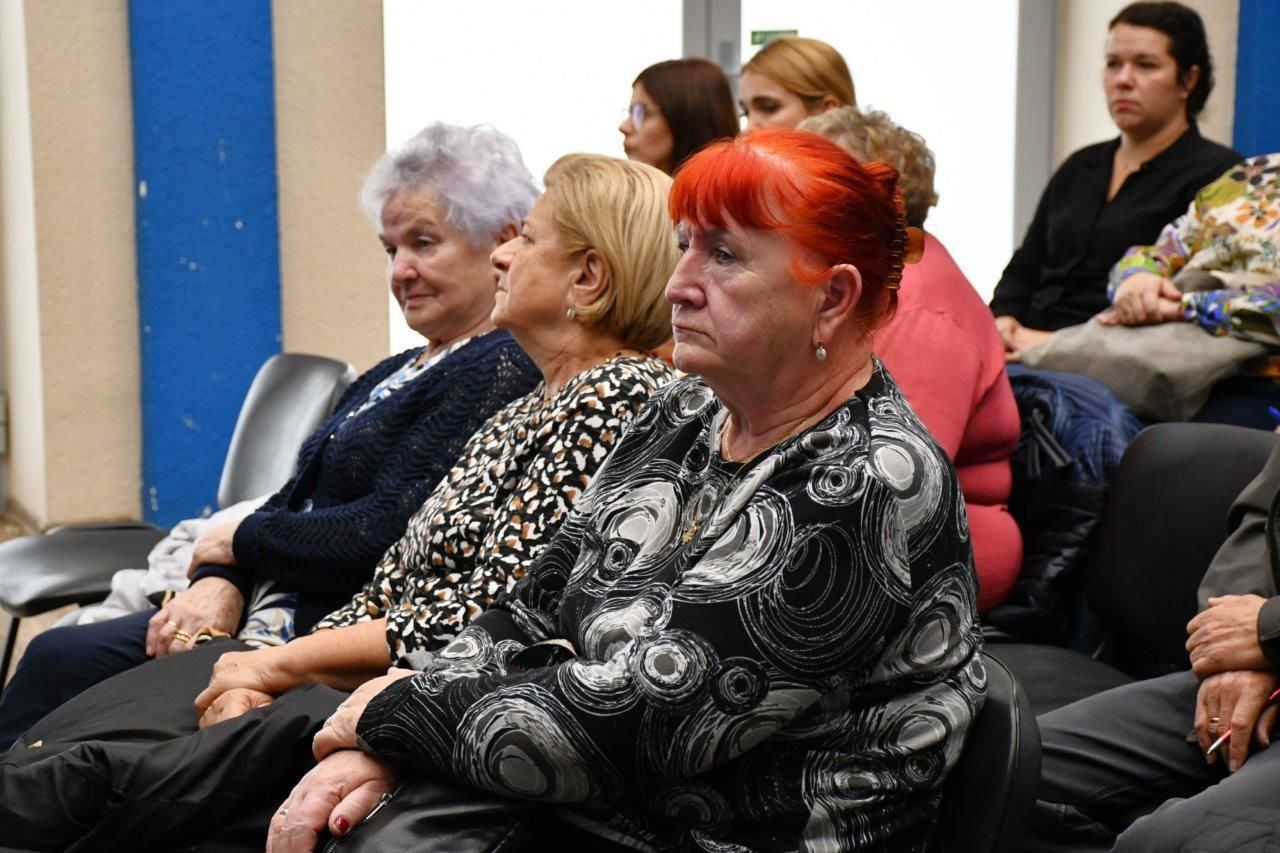 uczestnicy konferencji na sali
