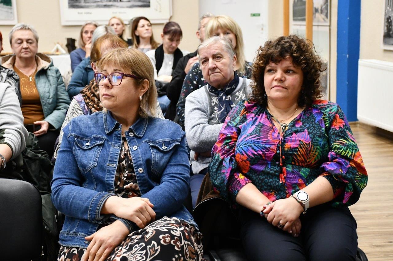uczestnicy konferencji na sali