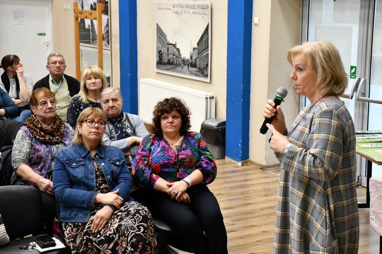 uczestnicy konferencji na sali