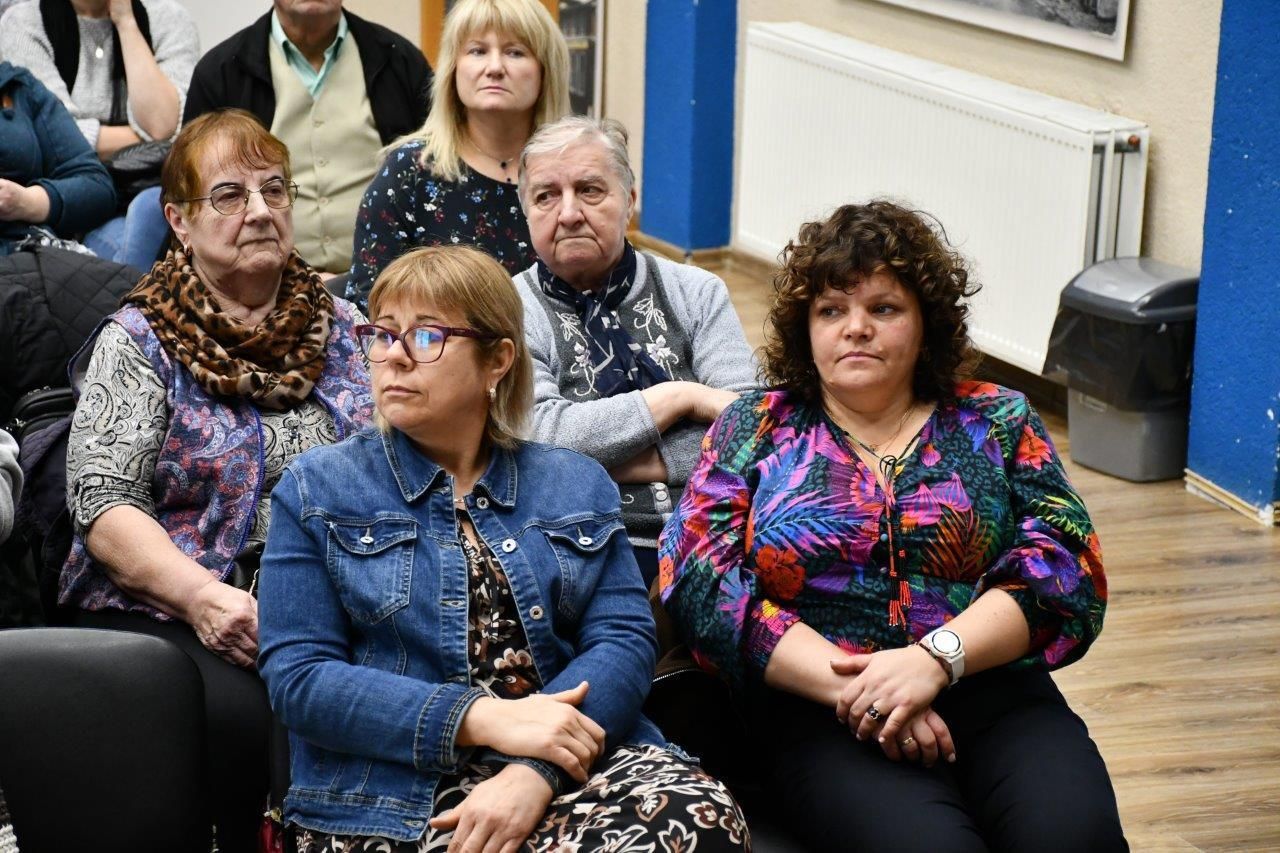 uczestnicy konferencji na sali