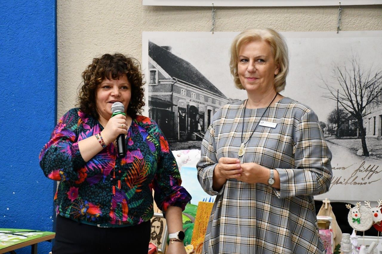 uczestnicy konferencji na sali