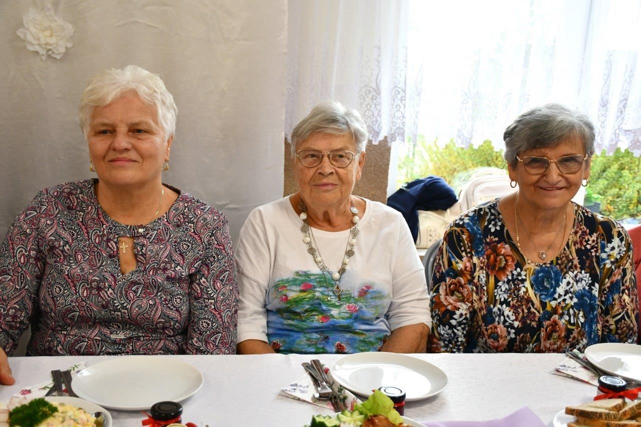 seniorzy z pinczyna świętują