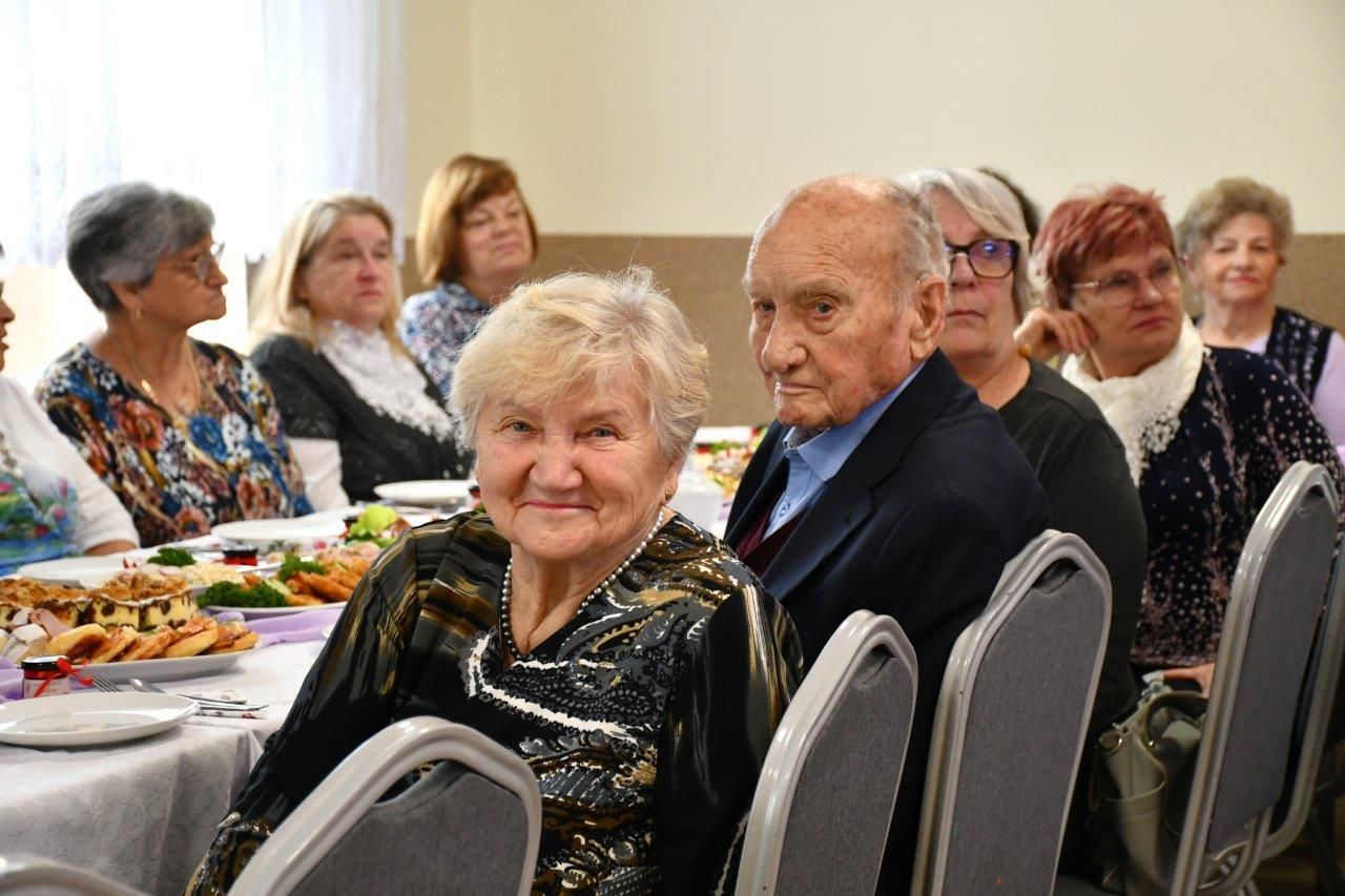 seniorzy z pinczyna świętują