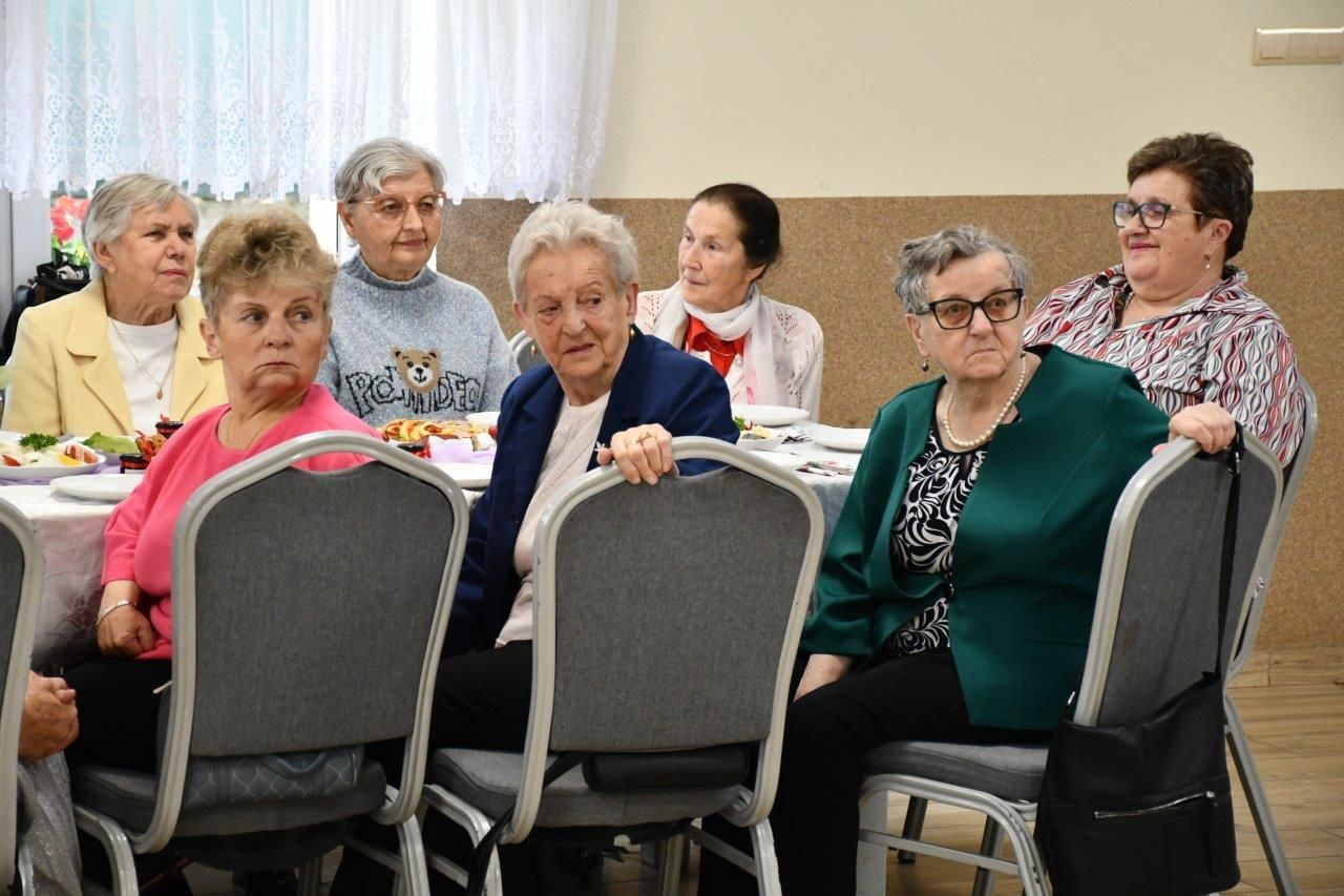 seniorzy z pinczyna świętują