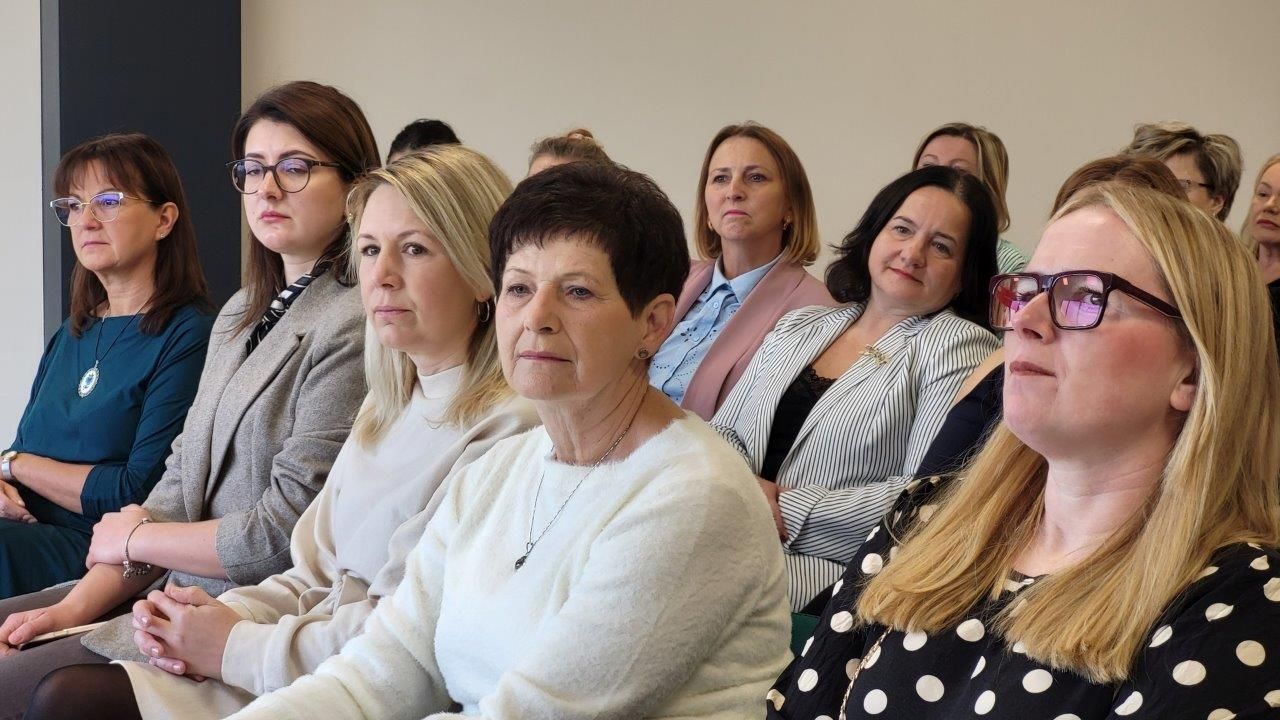 uczestniczki konferencji w Bytoni na sali wykłądowej